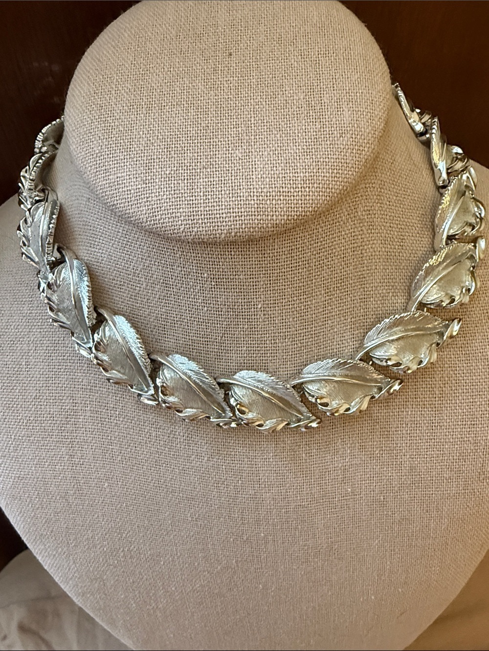 Silver Leaf-Link Choker Necklace